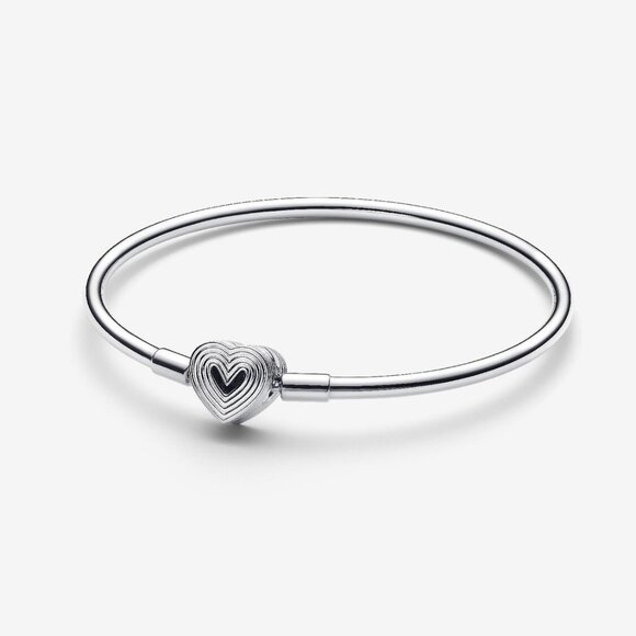 NIAB/NWOT PANDORA Sterling Silver Radiating Heart Clasp Bangle - Picture 4 of 8